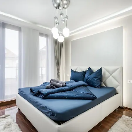 Kiraly 44 Luxury Apartment With Free Parking Boedapest Buitenkant foto