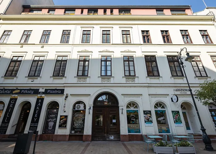 Kiraly 44 Luxury Apartment With Free Parking