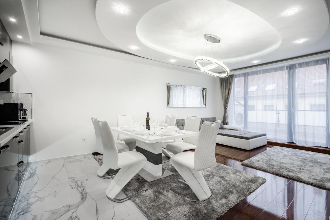 Kiraly 44 Luxury With Free Parking Apartament